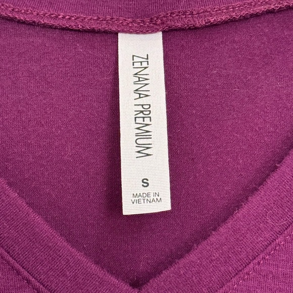 ZENANA PREMIUM V Neck Top - Picture 2 of 8